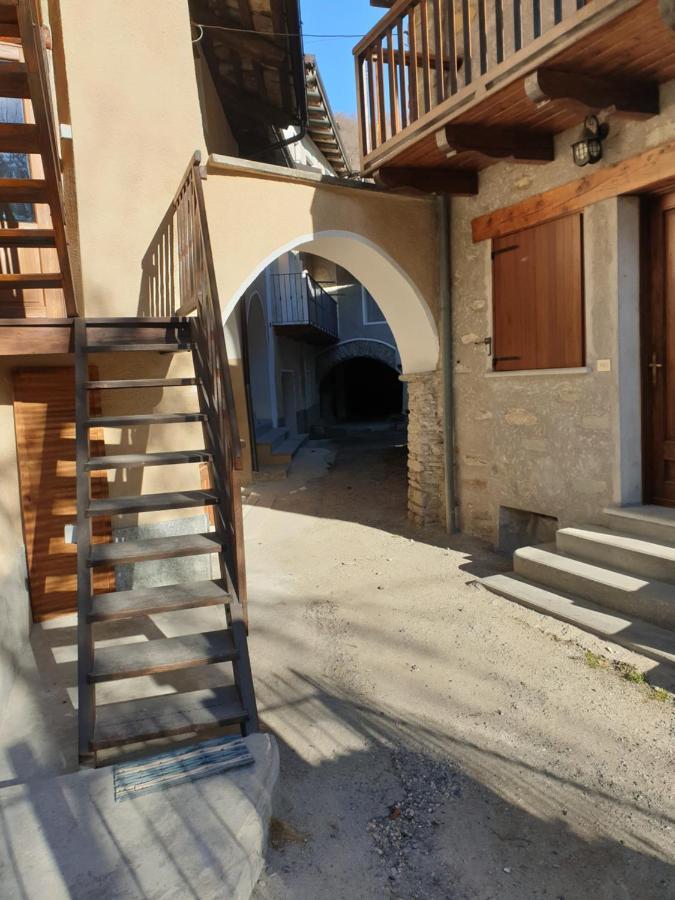 Bed and Breakfast Antica casa occitana Sampeire Exterior foto